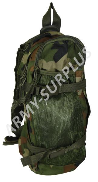 Vak na vodu (camelbak) Miltec woodland 2,5L